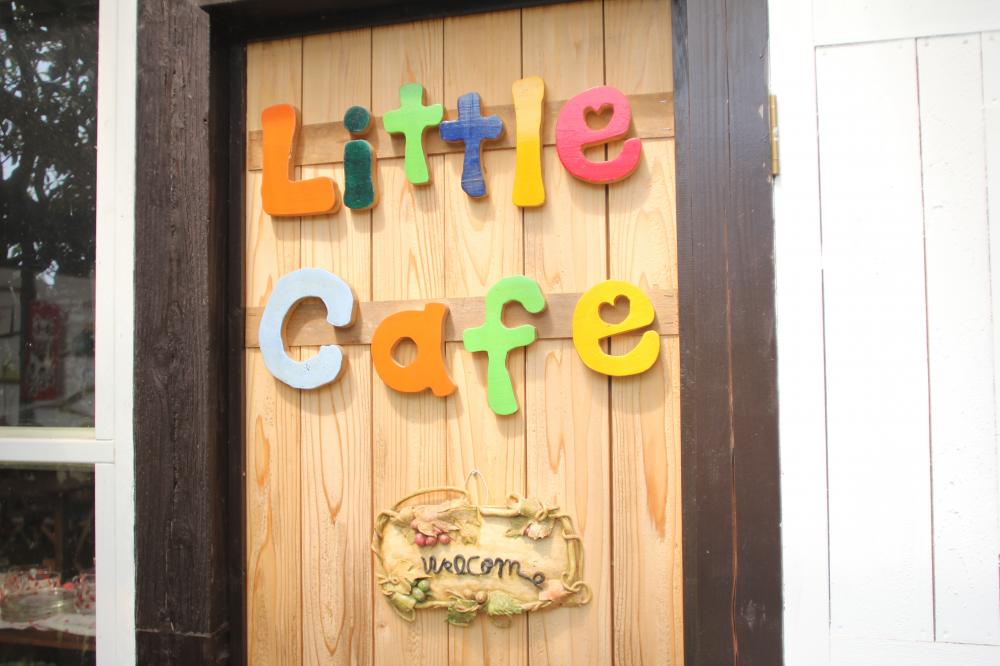 絵本喫茶　Little Caféの写真2